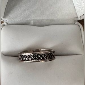 Vintage sterling silver band - adjustable